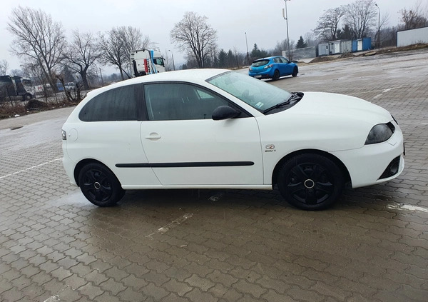 Seat Ibiza cena 15500 przebieg: 152000, rok produkcji 2008 z Warszawa małe 56